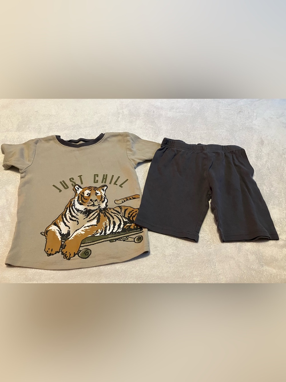 Kids 'Just Chill' Tiger Pajama Set - Taupe Top & Charcoal Shorts